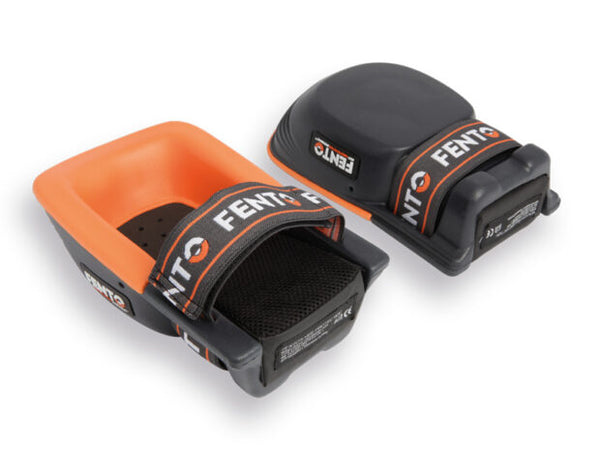 Paar zwarte FENTO 200 Pro kniebeschermers met ergonomische vorm