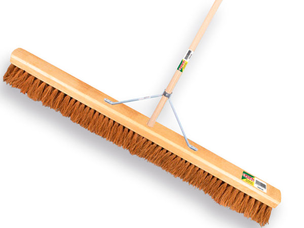 SOLIDE zachte kokosbezem van 100 cm met lange houten IKAPE steel